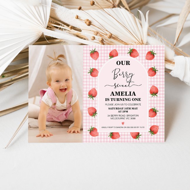 Modernes Foto Pink Gingham Berry Sweet 1. Geburtst Einladung (Girl's pink gingham pattern and strawberries berry sweet themed 1st birthday invitation with photo)