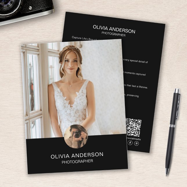 Modernes Foto QR Black Fotografy Business Flyer (Modern Custom Photo QR Black Photographer Business Flyer)