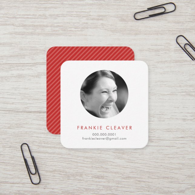 MODERNES FOTO-SPOT-Headshot Einfach-Kreis fett rot Quadratische Visitenkarte (Vorderseite/Rückseite Beispiel)