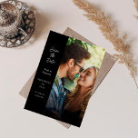 Modernes Foto und Seite Save the Date - Schwarz Einladung<br><div class="desc">Senden Sie schöne & einzigartige Speichern Sie die Daten mit Ihrem modernen Foto & Seite Save the Date - Schwarz Save the Date Einladungen.</div>