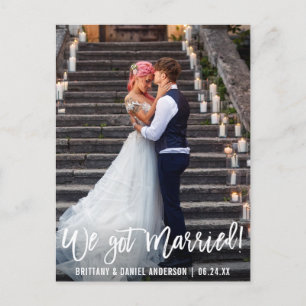 Modernes Foto Wir Got Verheiratete Pinselschrift Postkarte