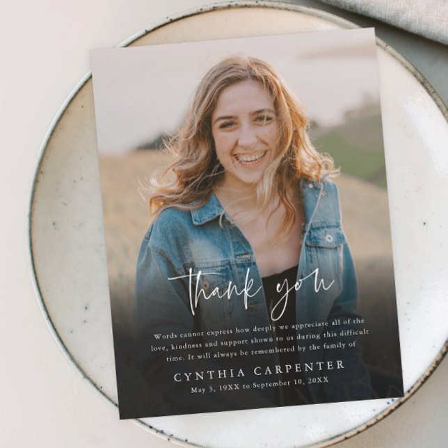 Modernes Foto zur Beerdigung Dankeskarte (Modern script simple photo memorial thank you card.)
