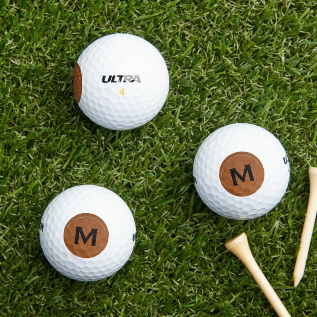 Modernes, gegossenes Metallic-Gold-Monogramm Golfball (Insitu Gras)