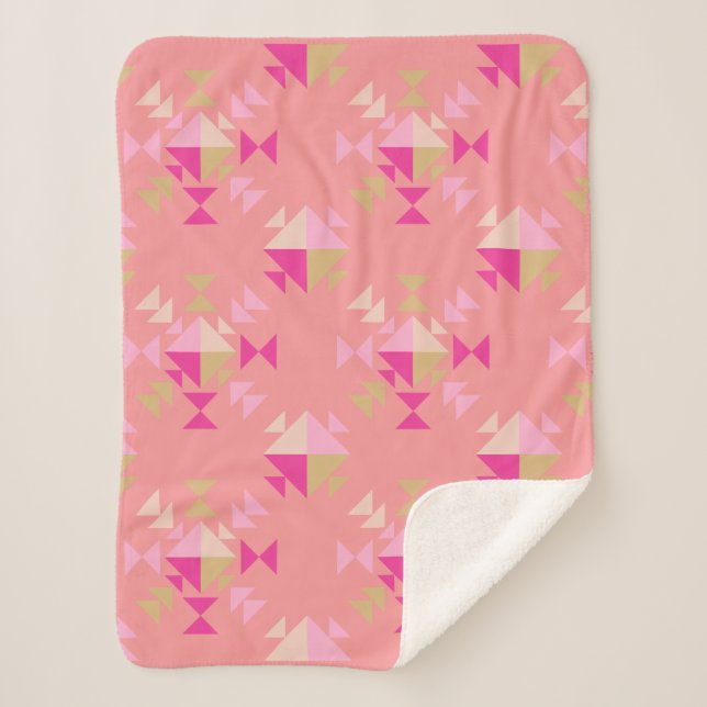 Modernes geometrisches Dreieck-Muster in düster Ro Sherpadecke (Vorderseite)