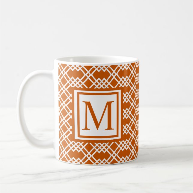 Modernes geometrisches Monogramm-Burnt Orange Kaffeetasse (Links)