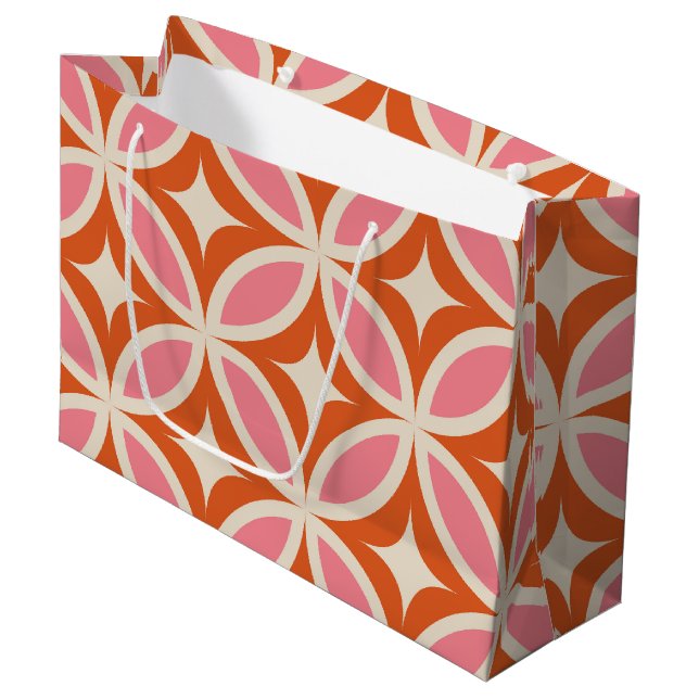 Modernes geometrisches Muster, rosa orange Große Geschenktüte (Vorderseite Schrägansicht)