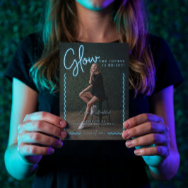 Modernes Glow Script Blue Neon Wavy Graduate Foto Ankündigung