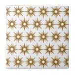 Modernes Gold-Sternexplosion-Muster des Mittelalte Fliese<br><div class="desc">Modernes, inspiriertes Design aus der Mitte des Jahrhunderts mit Vintagem Muster von Retro-Gold-Sternexplosionen auf weißem Hintergrund. Einfaches, sauberes modernes Design. Erstellen Sie Ihr eigenes benutzerdefiniertes Muster, indem Sie ein neues Bild hochladen, oder wenden Sie sich mit der Schaltfläche "Nachricht" an den Designer, um Hilfe zu erhalten. So erstellen Sie Ihr...</div>