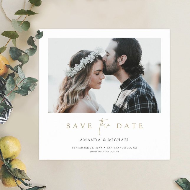 Modernes Gold Typografy Foto Wedding Save the Date Magneteinladung (Von Creator hochgeladen)