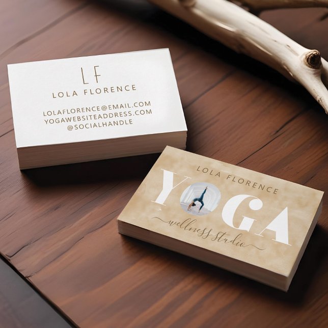 Modernes Goldenes Wasserfarben YOGA Overlay Benutz Visitenkarte (Modern Golden Watercolor YOGA Overlay Custom Photo Business Card)