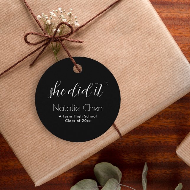 Modernes Graduat für Schwarze Elegante Typografie Geschenkanhänger (Von Creator hochgeladen)