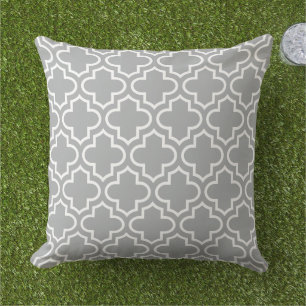 Modernes graumarokkanisches Quatrefolienmuster Kissen