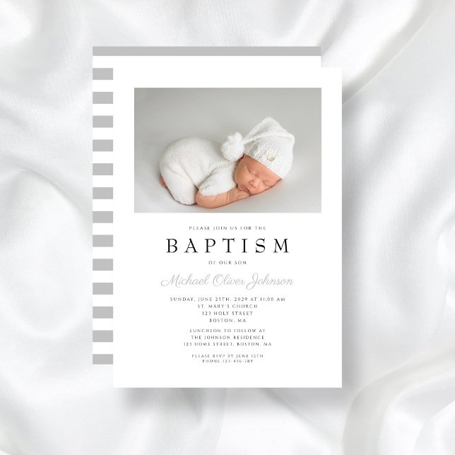 Modernes Graustreifen Boy Baptisse Foto Einladung (Modern Gray Stripes Boy Baptism Photo Invitation)