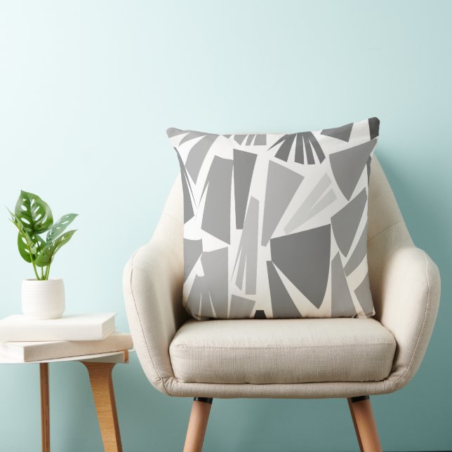 Modernes Gray Triangle Geometric Kissen (Stuhl )