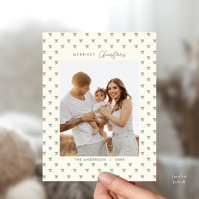 Modernes Green Bow Muster Familienweihnachtsfest W Postkarte (Modern Green Bow Pattern Family Photo Christmas Postcard in Vintage beige theme)