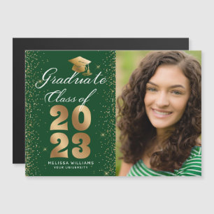 Modernes Green Gold Script Cap Glitzer Foto Grad Magnetkarte