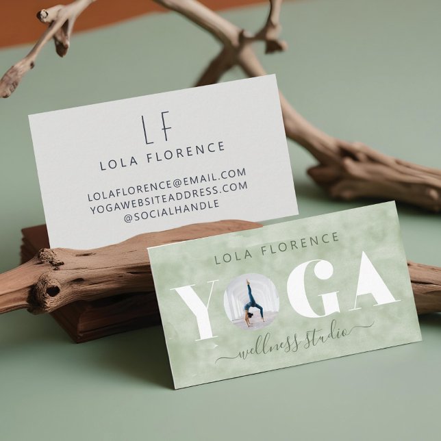 Modernes Green Watercolor YOGA Overlay Benutzerdef Visitenkarte (Modern Green Watercolor YOGA Overlay Custom Photo Business Card)