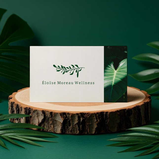 Modernes Grünes Leaf Botanischer Wellness-Center W Visitenkarte (Simple Modern Green Leaf Botanical Spa Wellness Business Card (Front))