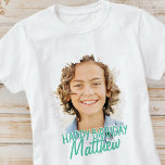 Modernes Grunge Cooles Foto Geburtstagsgrüßen T-Shirt<br><div class="desc">Design ist modern und einfach. Fügen Sie ein benutzerdefiniertes Foto des Geburtstagsfeiers hinzu und fügen Sie seinen Namen hinzu,  fügen Sie eine benutzerdefinierte Nachricht hinzu</div>
