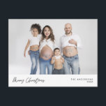 Modernes Gruß, frohe Weihnachten Familie Foto Pos Postkarte<br><div class="desc">Frohe Weihnachten. Feiern Sie die Saison mit dieser Foto-Postkarte. Es ist vollständig anpassbar und personalisiert mit Ihren eigenen Grußbotschaften. Bitte fügen Sie Ihre Rücksendeadresse für einfaches Mailen hinzu. Es ist einfach,  einfach,  aber modern minimalistisch und festlich. Dies ist die perfekte Postkarte für Ihre Urlaubswünsche. Layover-Kalligraphie.</div>