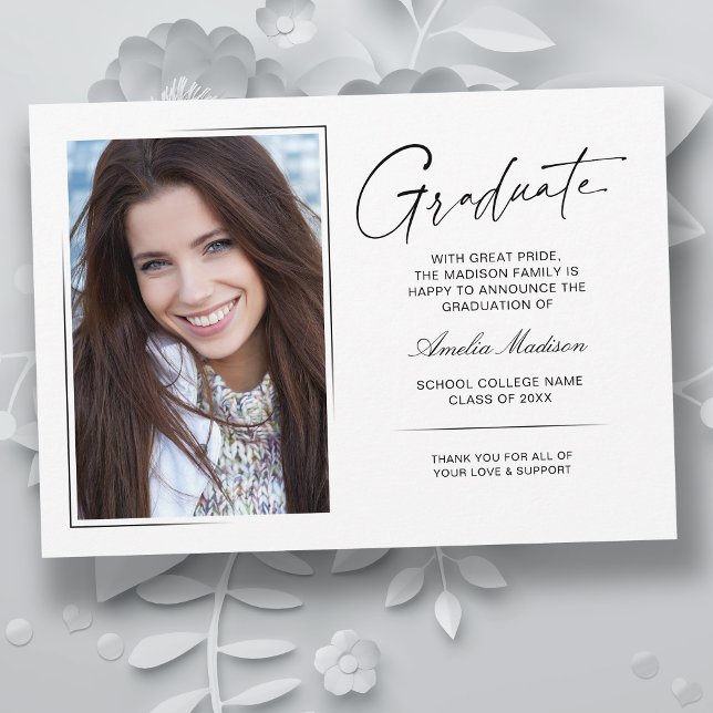 Modernes, handgeschriebenes Ink Script Graduate 2  Ankündigung (Von Creator hochgeladen)