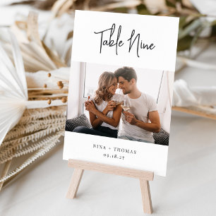 Modernes handgeschriebenes + klassisches Serif-Fot Tischnummer