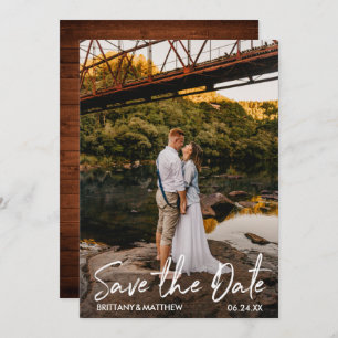 Modernes handgeschriebenes Skript Couple Foto Wood Save The Date