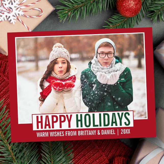Modernes Happy Holidays Foto Red Postkarte (Customize to change your personalized text size or text style.)