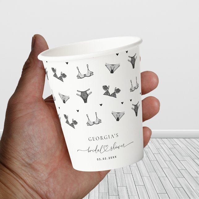 Modernes Heftskript & Black Lingerie Brautparty Pappbecher (Von Creator hochgeladen)