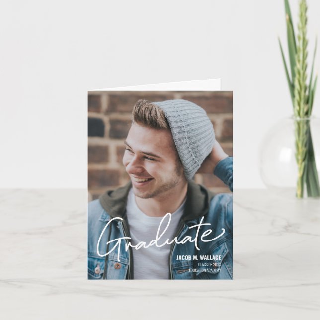 Modernes High School Abschluss Foto Male Graduate Ankündigung (Vorderseite)