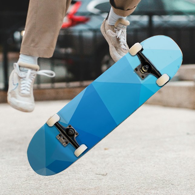 Modernes Icy Blue Variation Geometrisches Muster Skateboard (Von Creator hochgeladen)