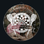 Modernes Individuelle Name Hochzeit Foto Dartscheibe<br><div class="desc">Das Modern Family Individuelle Name Wedding Foto Dart Board vereint Unterhaltung mit persönlichem Flair. Freuen Sie sich auf ein zeitgenössisches Design, das neben dem Ehepaar und dem Hochzeitstag ein Foto Ihrer Wahl hervorhebt. Dieses maßgeschneiderte Dartboard ist ein fantastisches Herzstück für Hochzeitsfeiern oder ein einzigartiges Stück zum Feiern des besonderen Tages....</div>