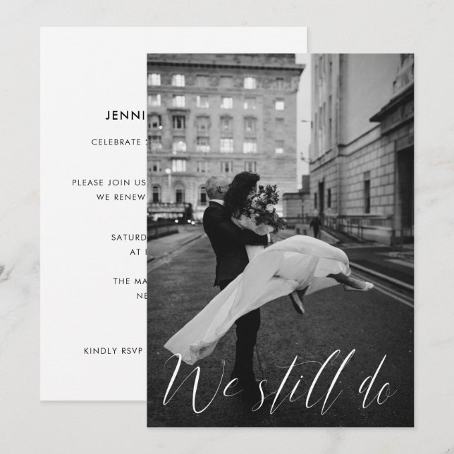 Modernes kalligrafisches Foto, das wir noch immer  Einladung (Vorne/Hinten)