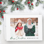 Modernes kalligrafisches Green Ink Script Couple F Feiertagskarte<br><div class="desc">Moderne Minimalistische Elegance Calligrafy Tinte Handgeschriebene Schrift Weihnachten Weihnachten Weihnachten Weihnachten Foto Holiday Card - Grüne Schrift</div>