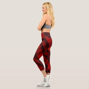 Modernes Kariert Schwarz und Rot Capri Leggings