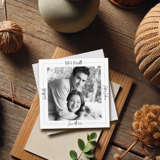 Modernes, klassisches Schwarz-Weiß-Foto Save The Date (Von Creator hochgeladen)