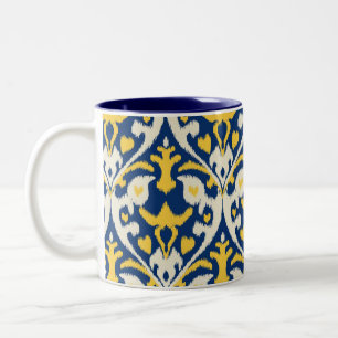 Modernes lederfarbenes gelbes blaues ikat Stammes- Zweifarbige Tasse