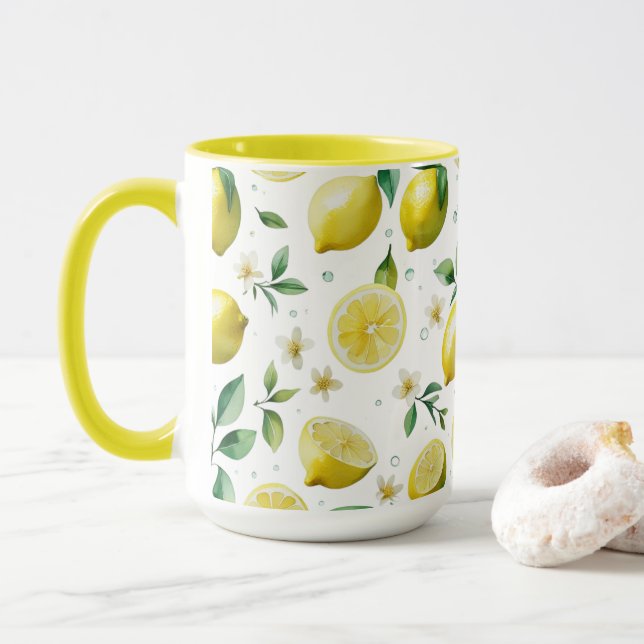 Modernes lemonblaues Blumenskript-Brautparty Tasse (Mit Donut)