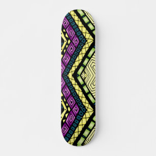 Modernes Lila-gelbes Tribal-Muster Skateboard