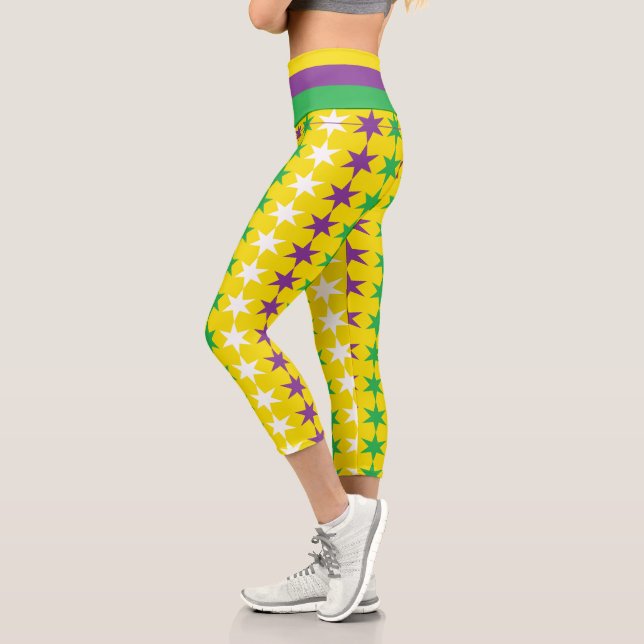 Modernes Lila Green Mardi Gras Muster Capri Leggings (Links)