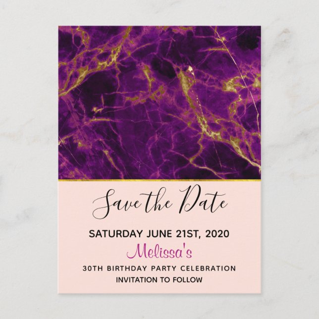 Modernes Lila- und Goldmarmor Save the Date Postkarte (Vorderseite)