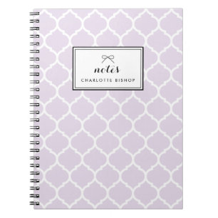Modernes Lilac Quatrefolienmuster Personalisiert Notizblock