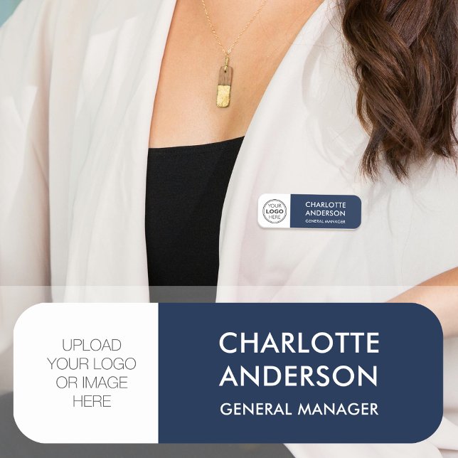 Modernes Logo für Mitarbeiter Navy Blue White Namensschild (Von Creator hochgeladen)