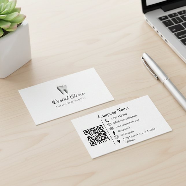 Modernes Logo-QR-Code für Zahnkliniken Visitenkarte (Von Creator hochgeladen)