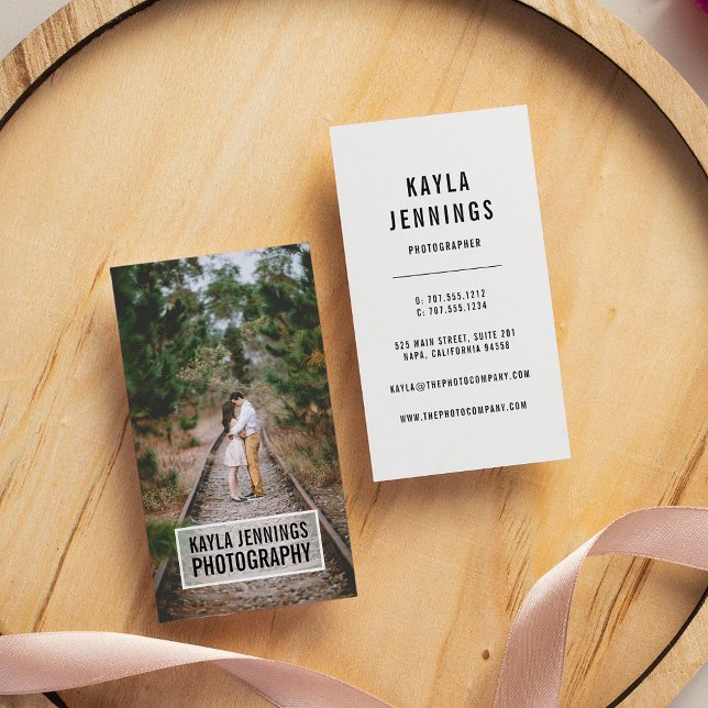 Modernes Logo | Vertikaler Fotograf Visitenkarte (Von Creator hochgeladen)