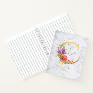 Modernes Marmorwasser goldenes Monogramm Letter C Notizbuch