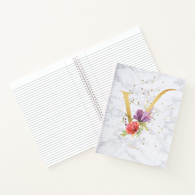 Modernes Marmorwasser goldenes Monogramm Letter V Notizbuch (Innenseite)