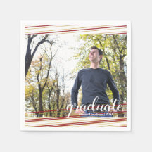 Modernes Maroo & Gold Streifen Graduate Party Napk