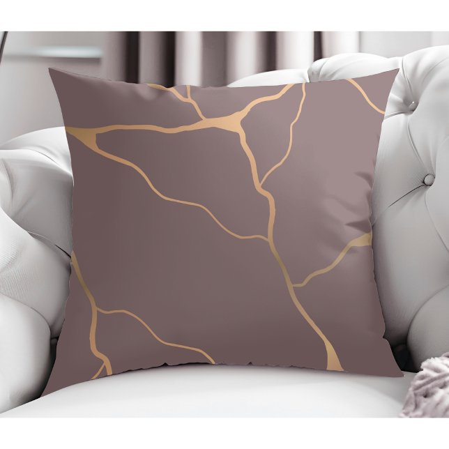 Modernes Mauve für Abstraktes Gold Vein Design Kissen (Von Creator hochgeladen)