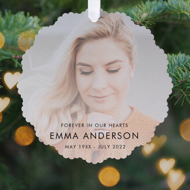 Modernes Memorial Keepake Beileid Tribute Foto Ornament Karte (A heartfelt memorial ornament card to honor and remember someone you love.)